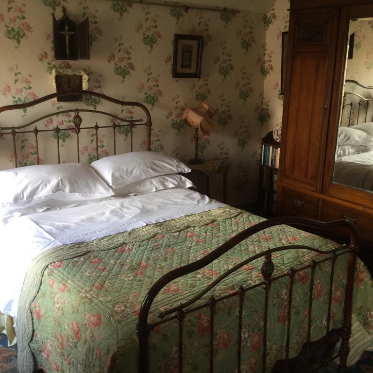 هاستَنغ St Benedict - Victorian Bed And Breakfast الغرفة الصورة